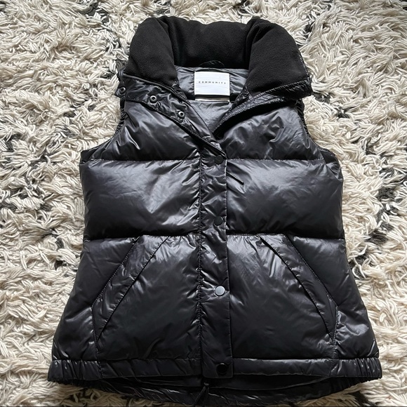 Aritzia Community Down Puffer Vest Glossy Black XXS - Picture 6 of 10
